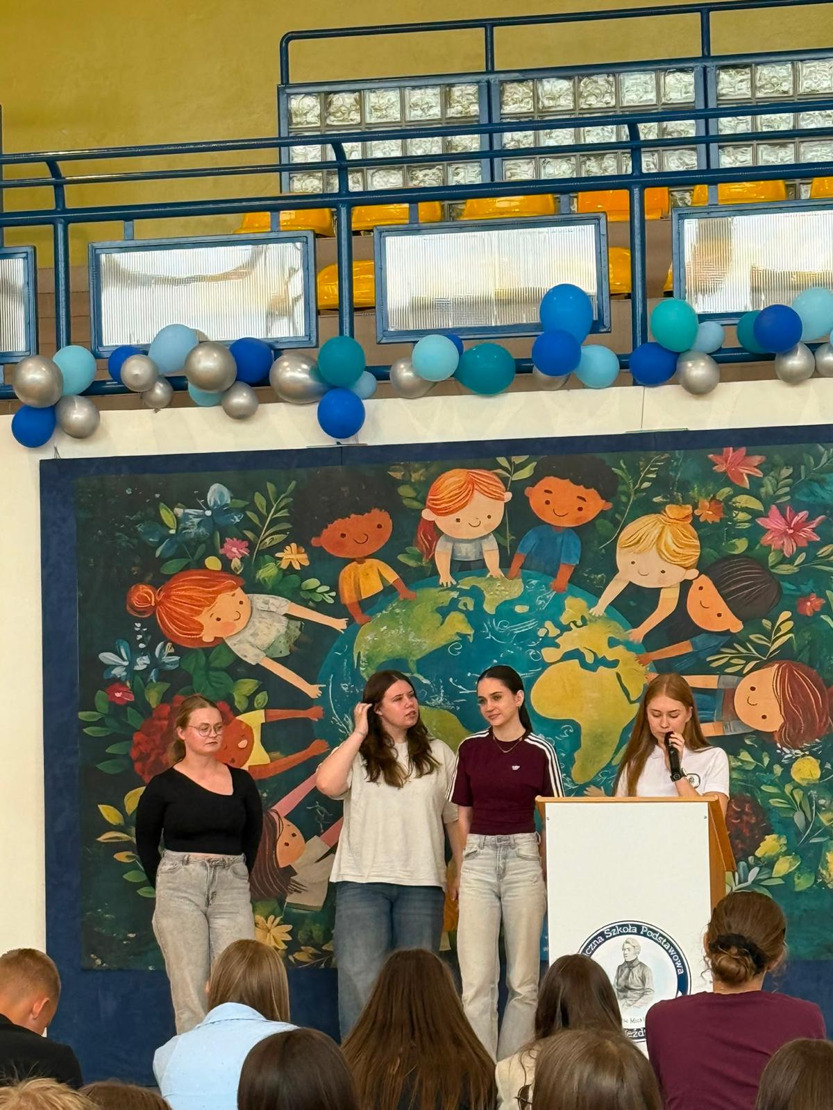 Nasze uczennice podczas II Mini Konferencji Chemicznej