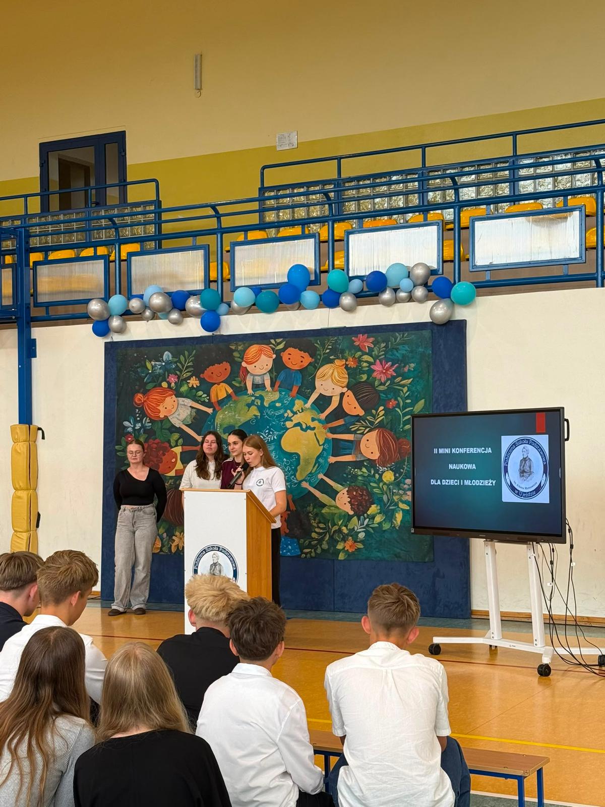 Nasze uczennice podczas II Mini Konferencji Chemicznej