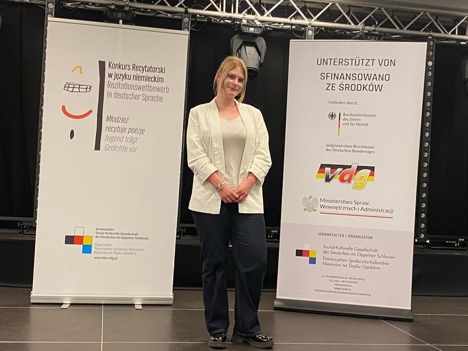 Oliwia Rawski w finale wojewódzkiego konkursu recytatorskiego